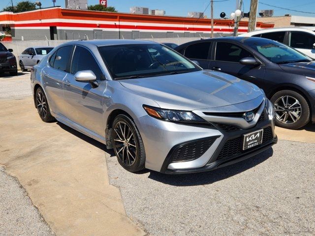 2021 Toyota Camry Hybrid SE