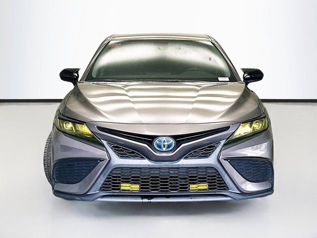 2021 Toyota Camry Hybrid SE