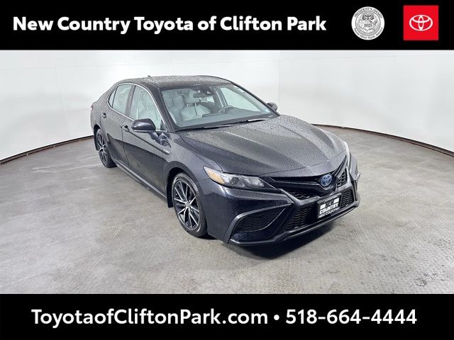 2021 Toyota Camry Hybrid SE