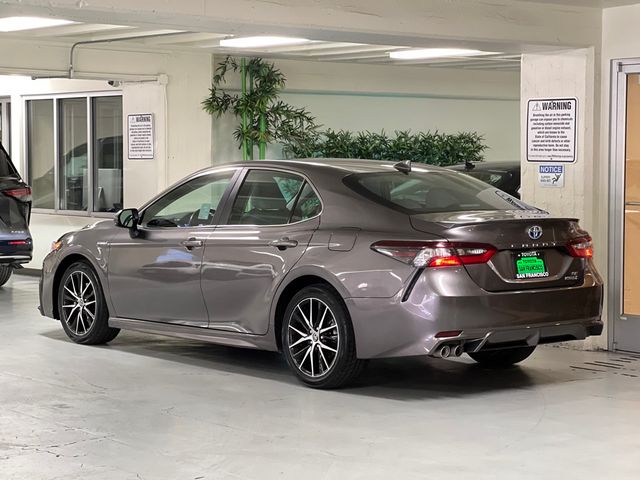 2021 Toyota Camry Hybrid SE