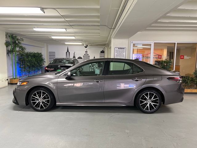 2021 Toyota Camry Hybrid SE