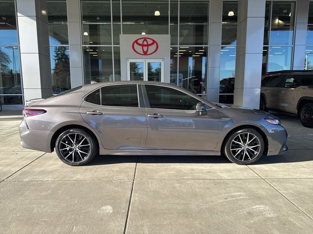 2021 Toyota Camry Hybrid SE