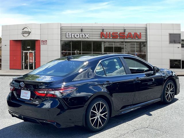 2021 Toyota Camry Hybrid SE