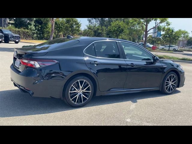 2021 Toyota Camry Hybrid SE