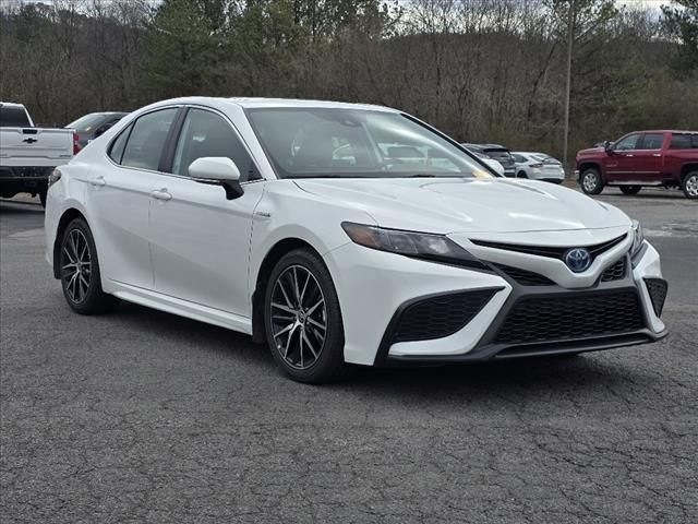 2021 Toyota Camry Hybrid SE