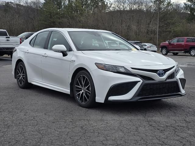 2021 Toyota Camry Hybrid SE