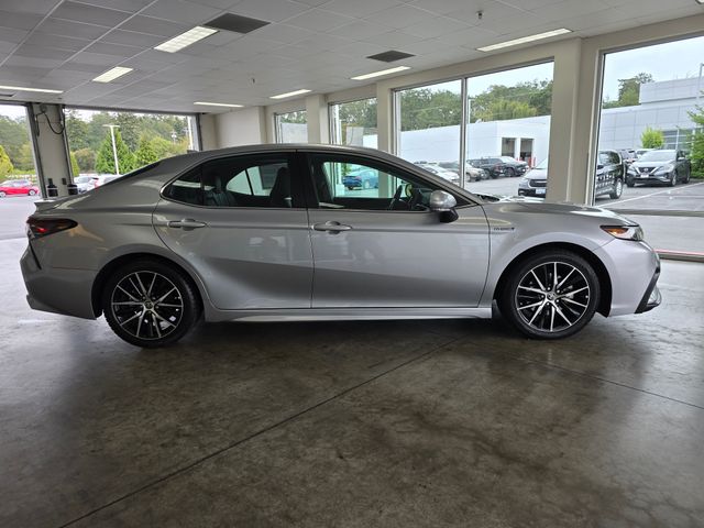 2021 Toyota Camry Hybrid SE