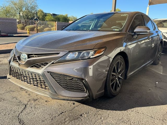 2021 Toyota Camry Hybrid SE