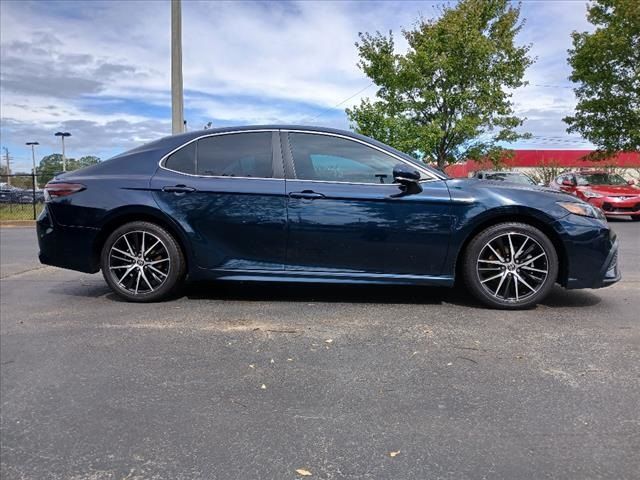 2021 Toyota Camry Hybrid SE