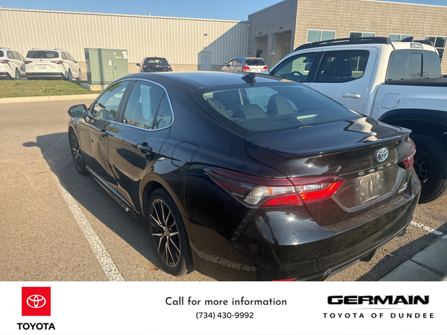 2021 Toyota Camry Hybrid SE