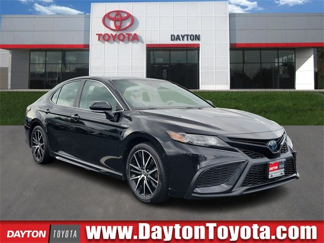 2021 Toyota Camry Hybrid SE