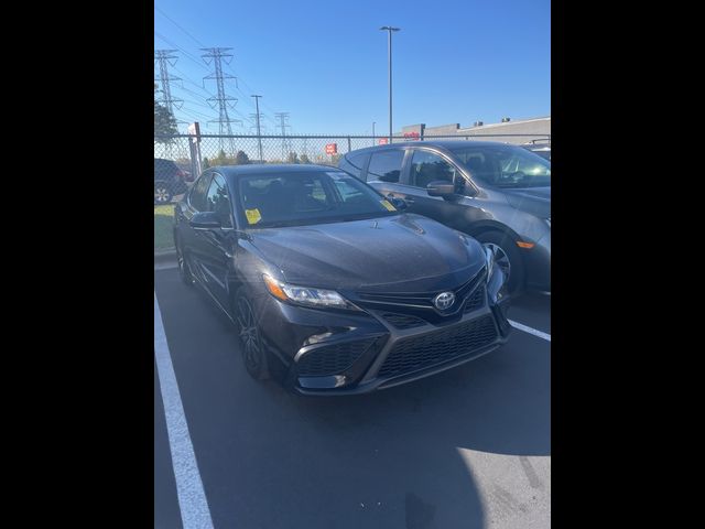 2021 Toyota Camry Hybrid SE