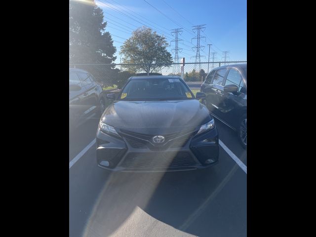 2021 Toyota Camry Hybrid SE