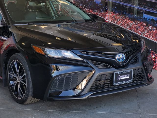 2021 Toyota Camry Hybrid SE