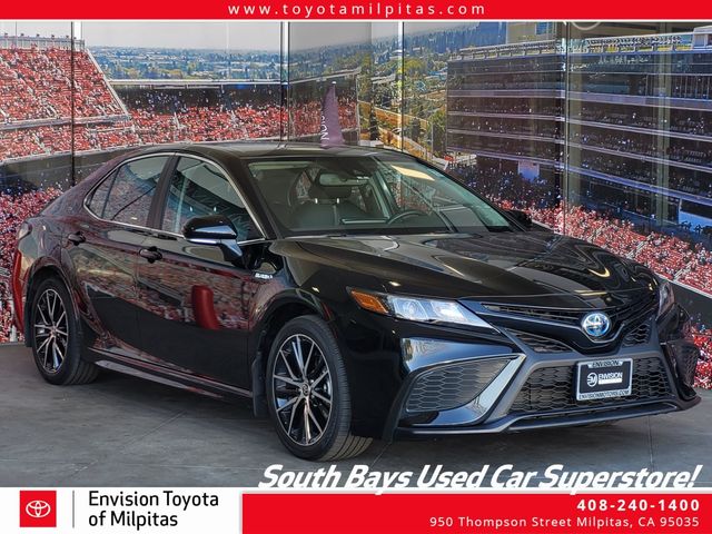 2021 Toyota Camry Hybrid SE