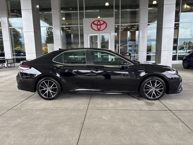 2021 Toyota Camry Hybrid SE