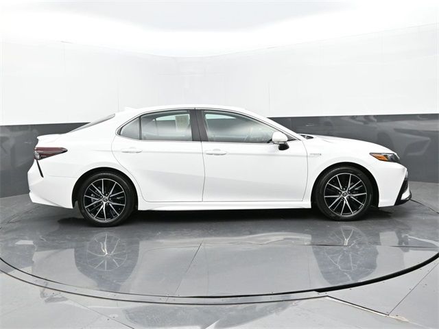 2021 Toyota Camry Hybrid SE