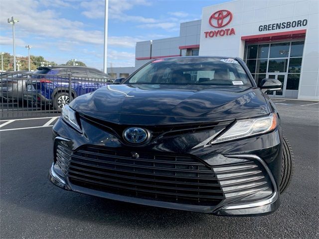 2021 Toyota Camry Hybrid XLE