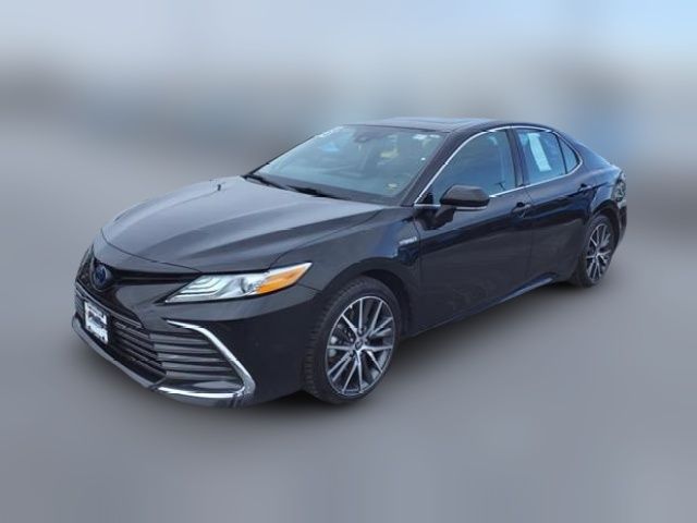 2021 Toyota Camry Hybrid XLE