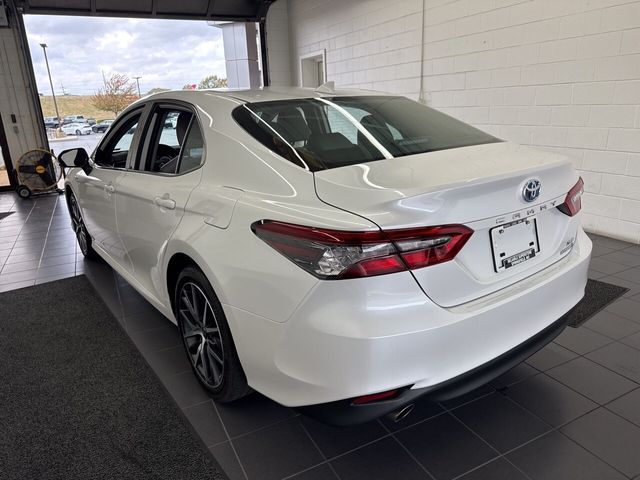 2021 Toyota Camry Hybrid XLE