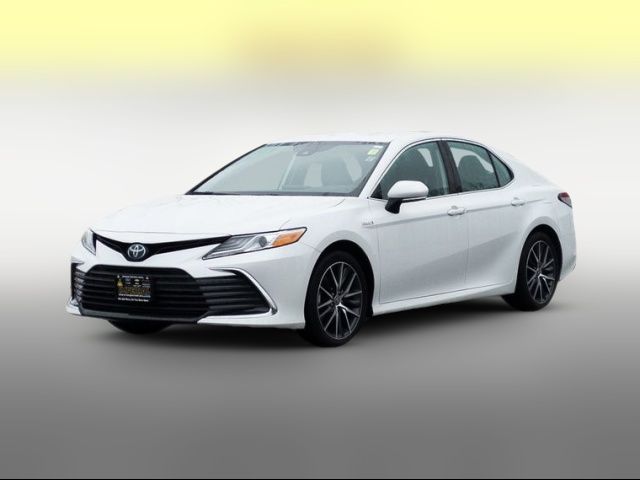 2021 Toyota Camry Hybrid XLE