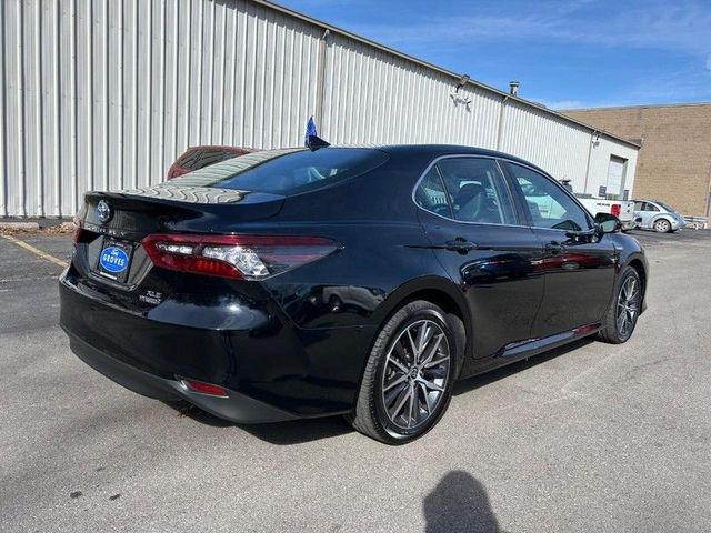 2021 Toyota Camry Hybrid XLE