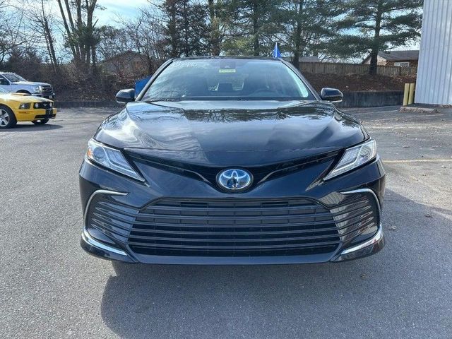 2021 Toyota Camry Hybrid XLE