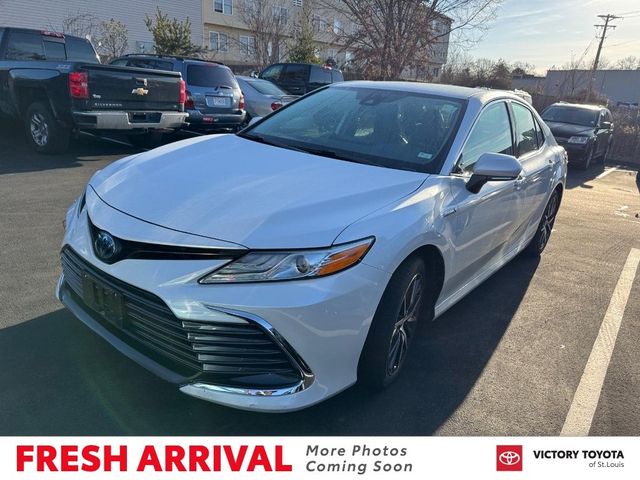 2021 Toyota Camry Hybrid XLE