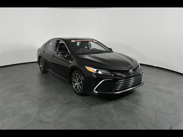 2021 Toyota Camry Hybrid XLE