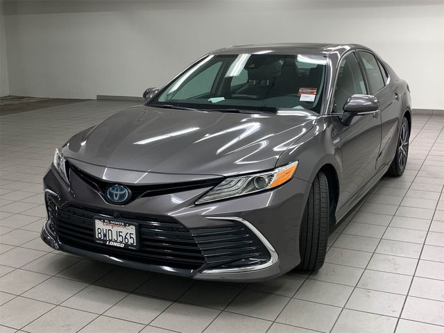 2021 Toyota Camry Hybrid XLE