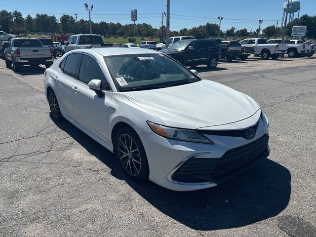 2021 Toyota Camry Hybrid XLE