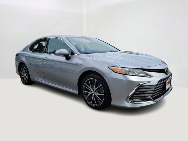 2021 Toyota Camry Hybrid XLE