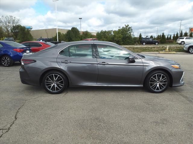 2021 Toyota Camry Hybrid XLE