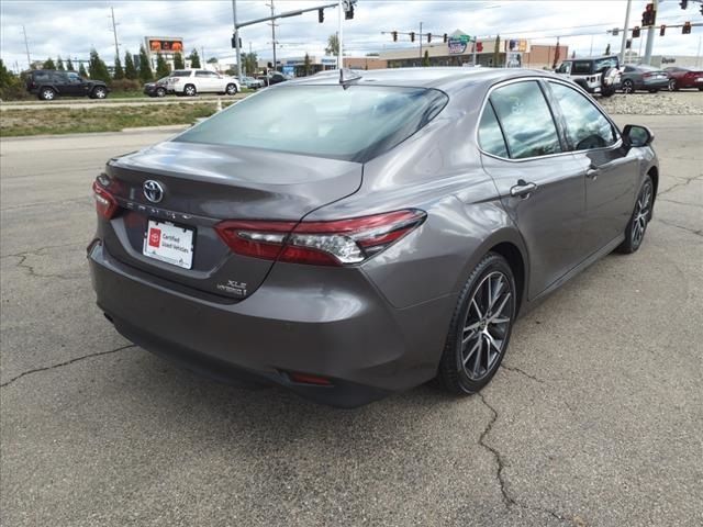 2021 Toyota Camry Hybrid XLE