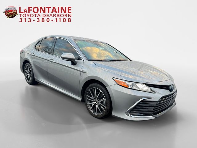 2021 Toyota Camry Hybrid XLE