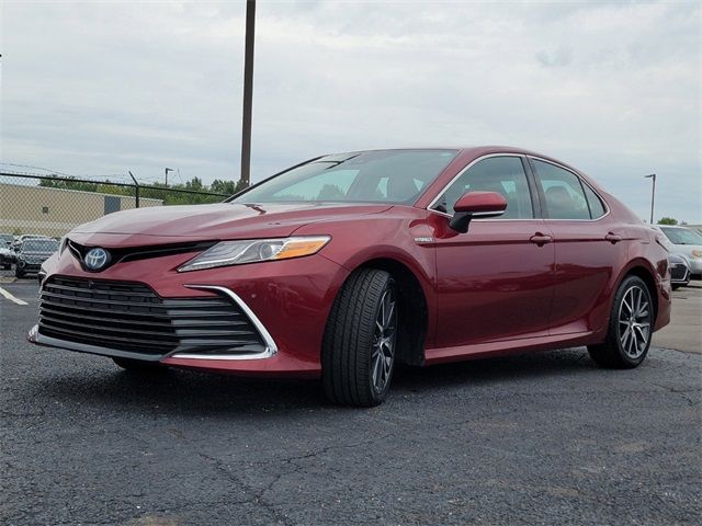 2021 Toyota Camry Hybrid XLE