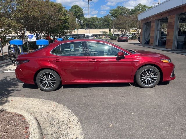 2021 Toyota Camry Hybrid XLE