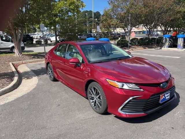 2021 Toyota Camry Hybrid XLE