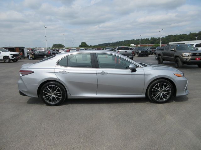 2021 Toyota Camry Hybrid XLE