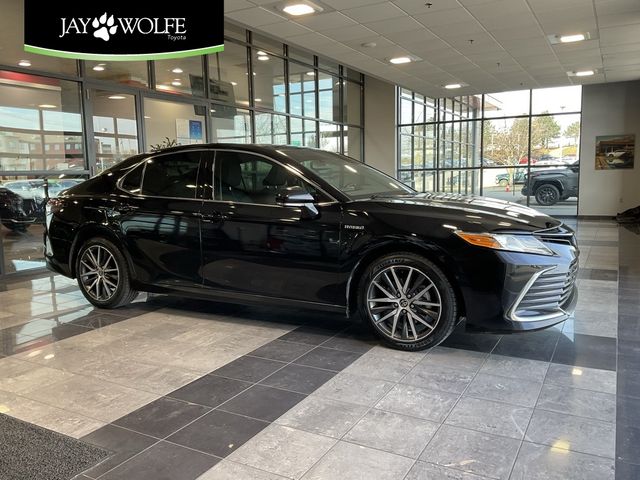 2021 Toyota Camry Hybrid XLE