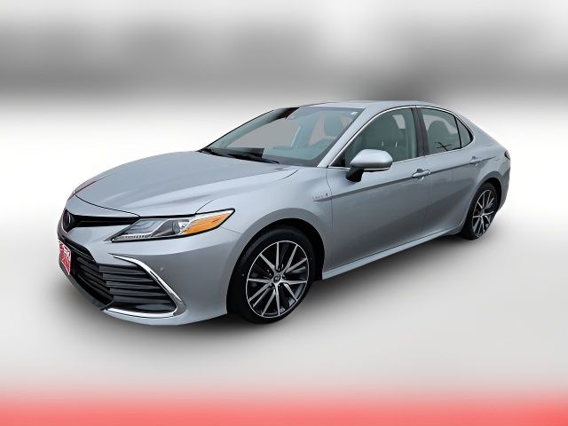 2021 Toyota Camry Hybrid XLE