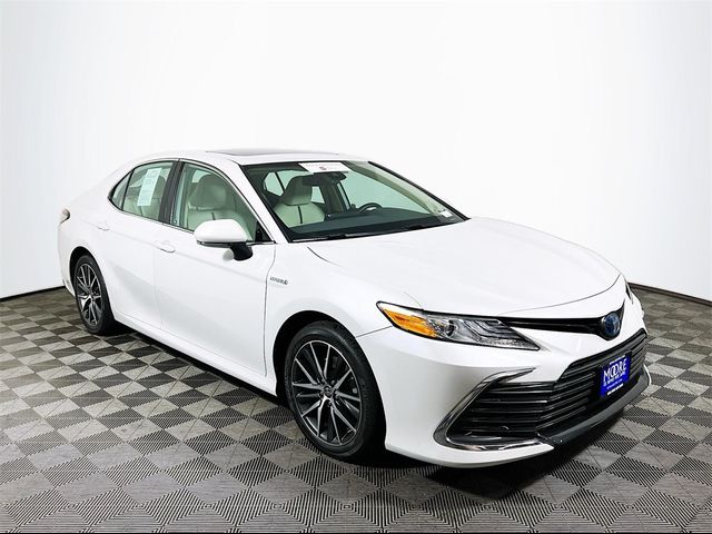 2021 Toyota Camry Hybrid XLE