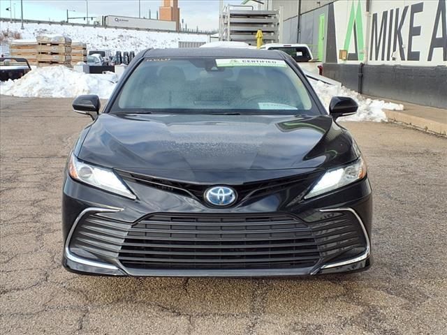 2021 Toyota Camry Hybrid XLE