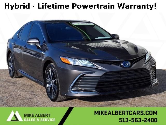 2021 Toyota Camry Hybrid XLE