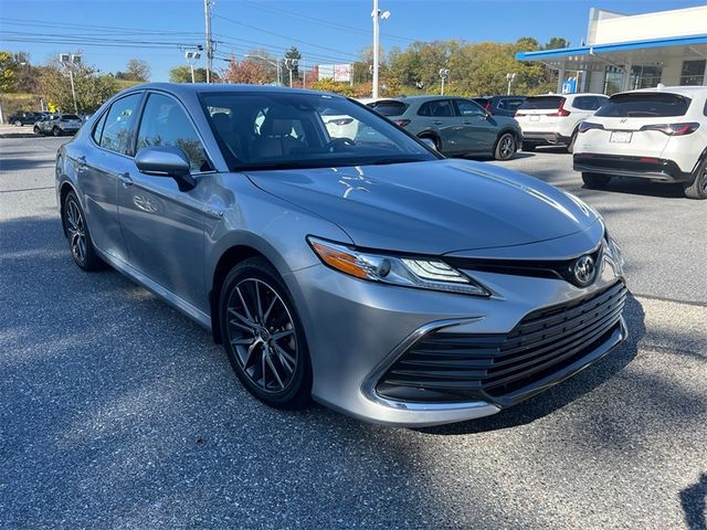 2021 Toyota Camry Hybrid XLE