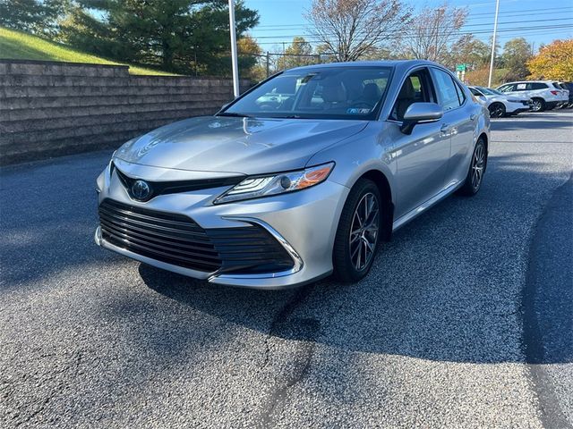 2021 Toyota Camry Hybrid XLE