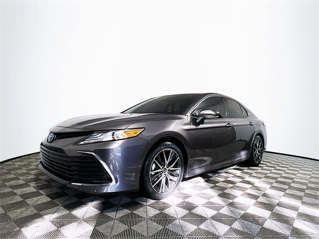 2021 Toyota Camry Hybrid XLE