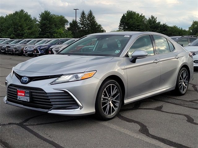 2021 Toyota Camry Hybrid XLE