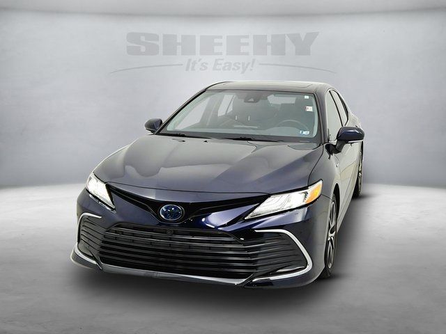 2021 Toyota Camry Hybrid XLE