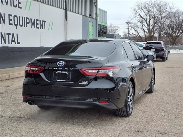 2021 Toyota Camry Hybrid XLE